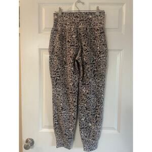 Athleta Salutation Textured Jogger Pants, Blk/Ivory/Taupe, Size M